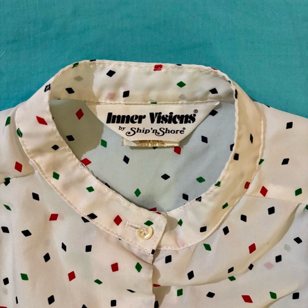 vintage ship’n shore white button up blouse w/ diamond confetti party print 🔸♦️🔷 - Picture 4 of 15